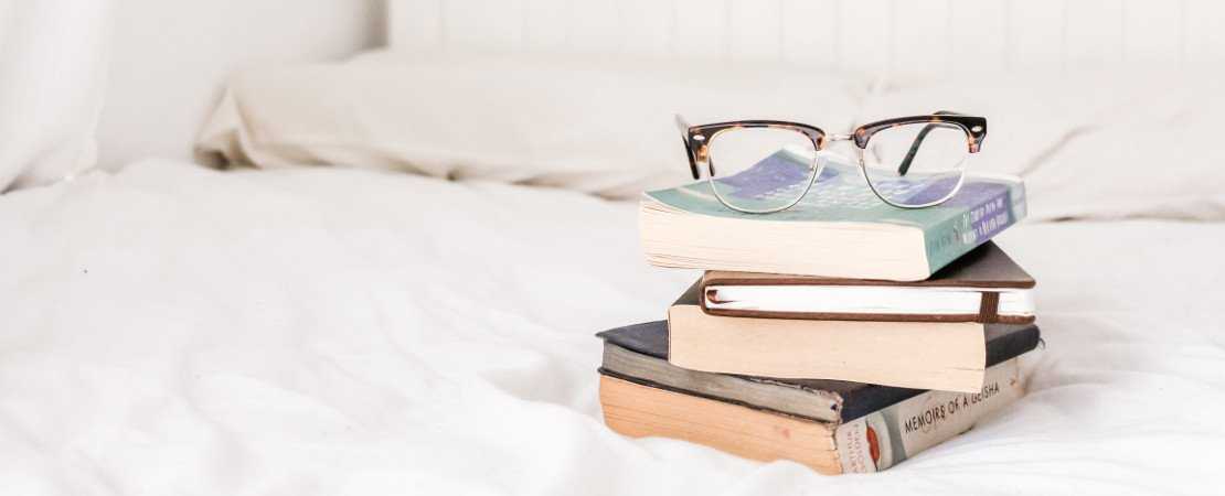gadgets-for-reading-in-bed